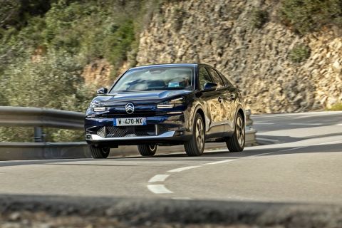 Αυτά είναι τα νέα C4 ΚΑΙ C4 X- Μετά το SUV C3 η νέα εποχή άνεσης της Citroën συνεχίζεται εντυπωσιακά