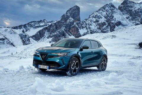 Ντεμπούτο για την Alfa Romeo Junior Ibrida Q4- Η τετρακίνηση που αλλάζει την εικόνα του Ιταλικού SUV