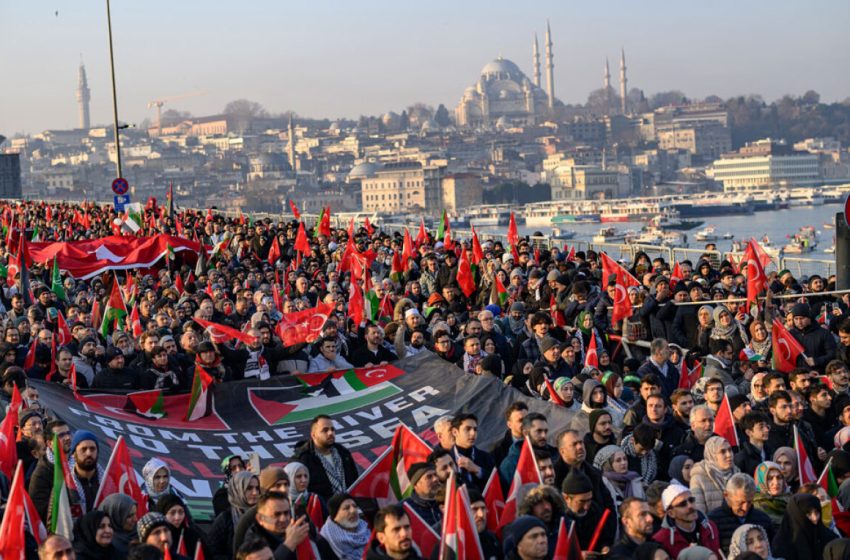  Τουρκία: Λαοθάλασσα στην Κωνσταντινούπολη κατά του Ισραήλ