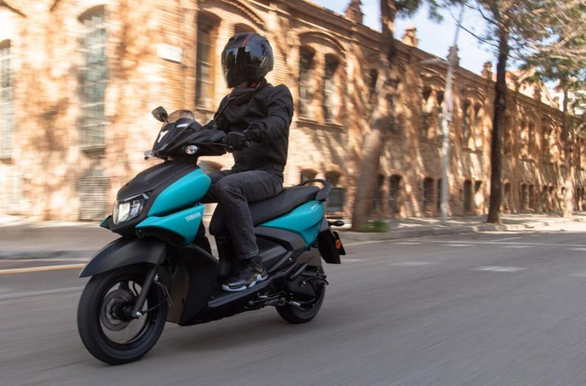  Yamaha RayZR: Αναβάθμιση και αλλαγές για το “υβριδικό” Scooter των 2.350 ευρώ