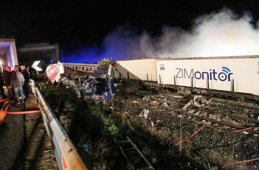  Τέμπη: Στα εγκληματολογικά η αντιπαραβολή των βίντεο με τα καταγραφικά – Στο κόκκινο η αντιπαράθεση κυβέρνησης και αντιπολίτευσης