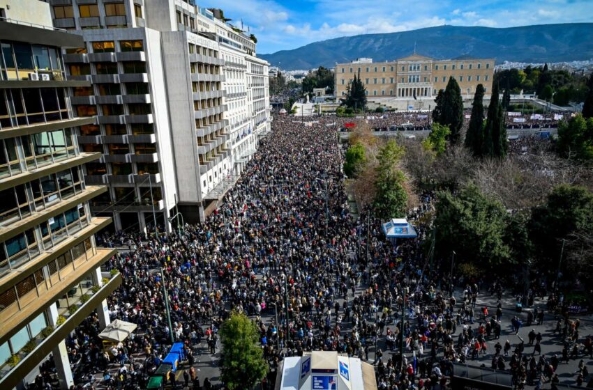  Μαίνεται η πολιτική αντιπαράθεση για τα Τέμπη: Μόνο η Δικαιοσύνη μπορεί να δώσει απαντήσεις, λέει η κυβέρνηση – Συγκάλυψη καταγγέλλει η αντιπολίτευση