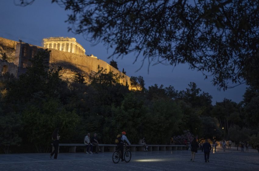  Handelsblatt: Η Αθήνα ξεπερνά τους δημοσιονομικούς στόχους και γίνεται μαθητής-πρότυπο της ΕΕ