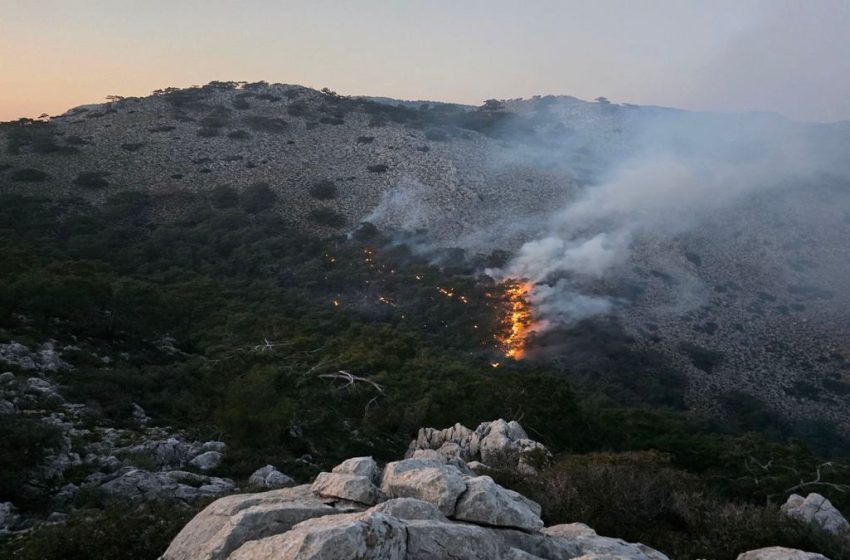  Υπό πλήρη έλεγχο τέθηκε η φωτιά στη Σύμη – Πυροσβεστική δύναμη και τον χειμώνα ζητά ο δήμαρχος του νησιού