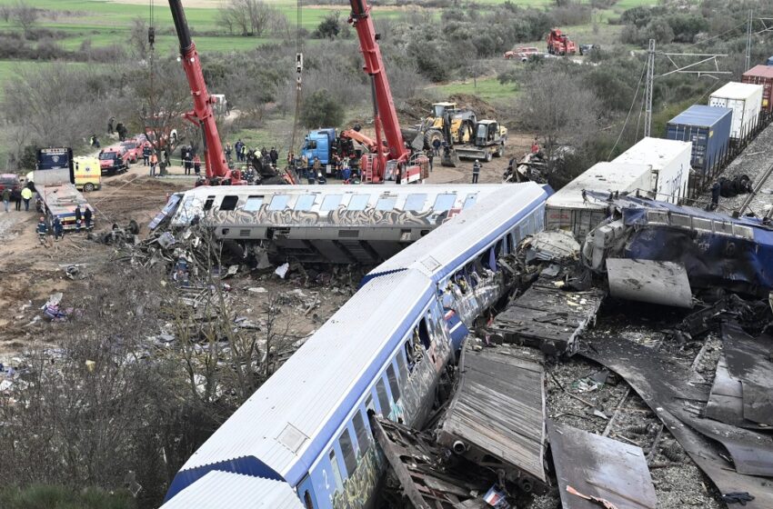  Τέμπη: Κλιμάκιο ειδικής επιτροπής της Πυροσβεστικής στο Κουλούρι για την εμπορική αμαξοστοιχία